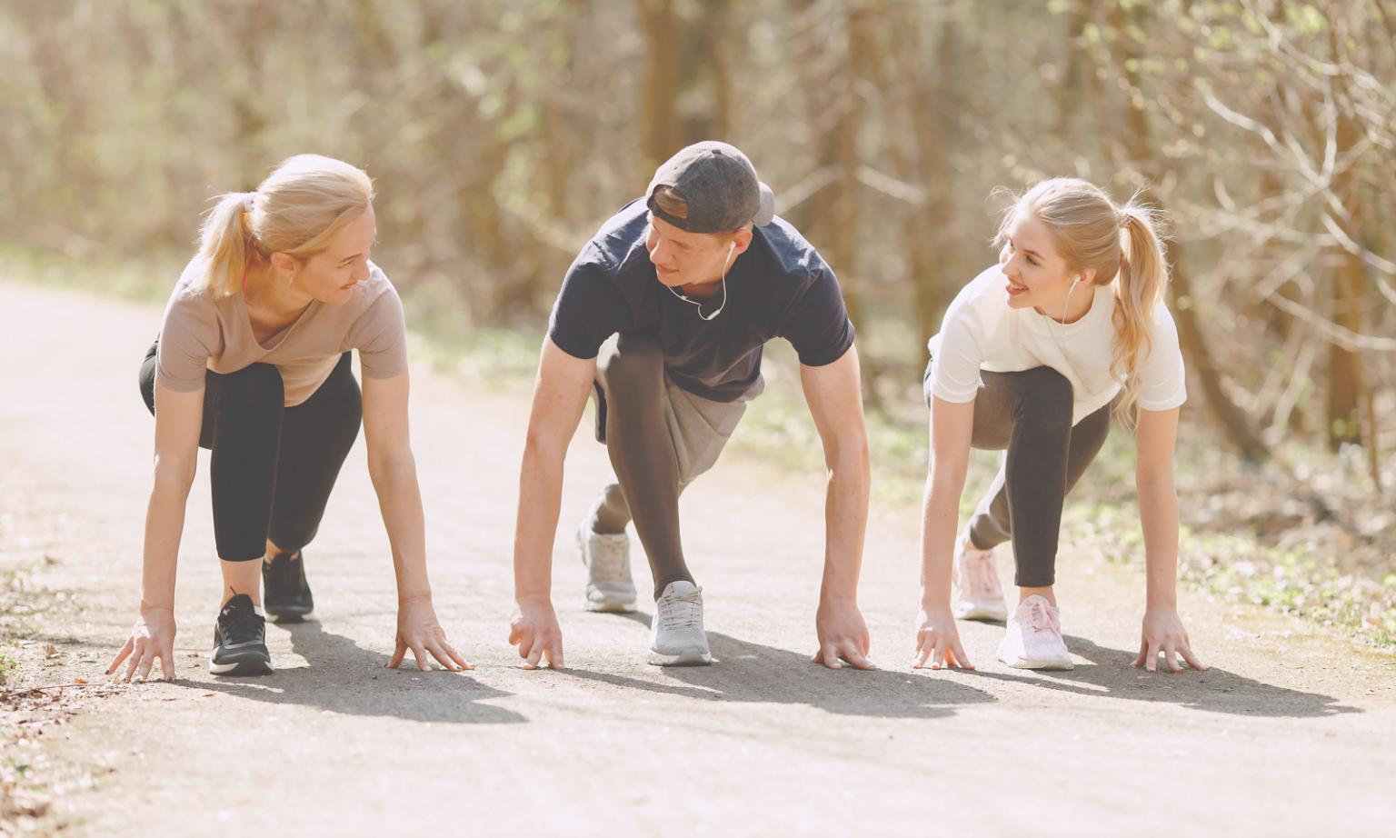 Séance collective de gymnastique douce dans une ambiance conviviale et bienveillante